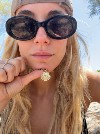 Secret Shell Necklace Gold