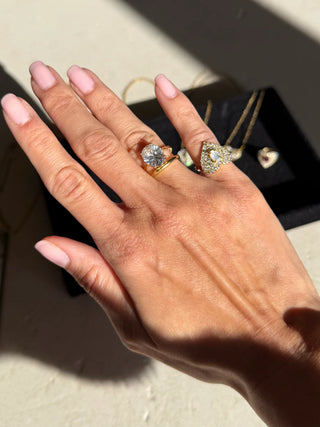 Oval Solitaire Ring Bold Gold